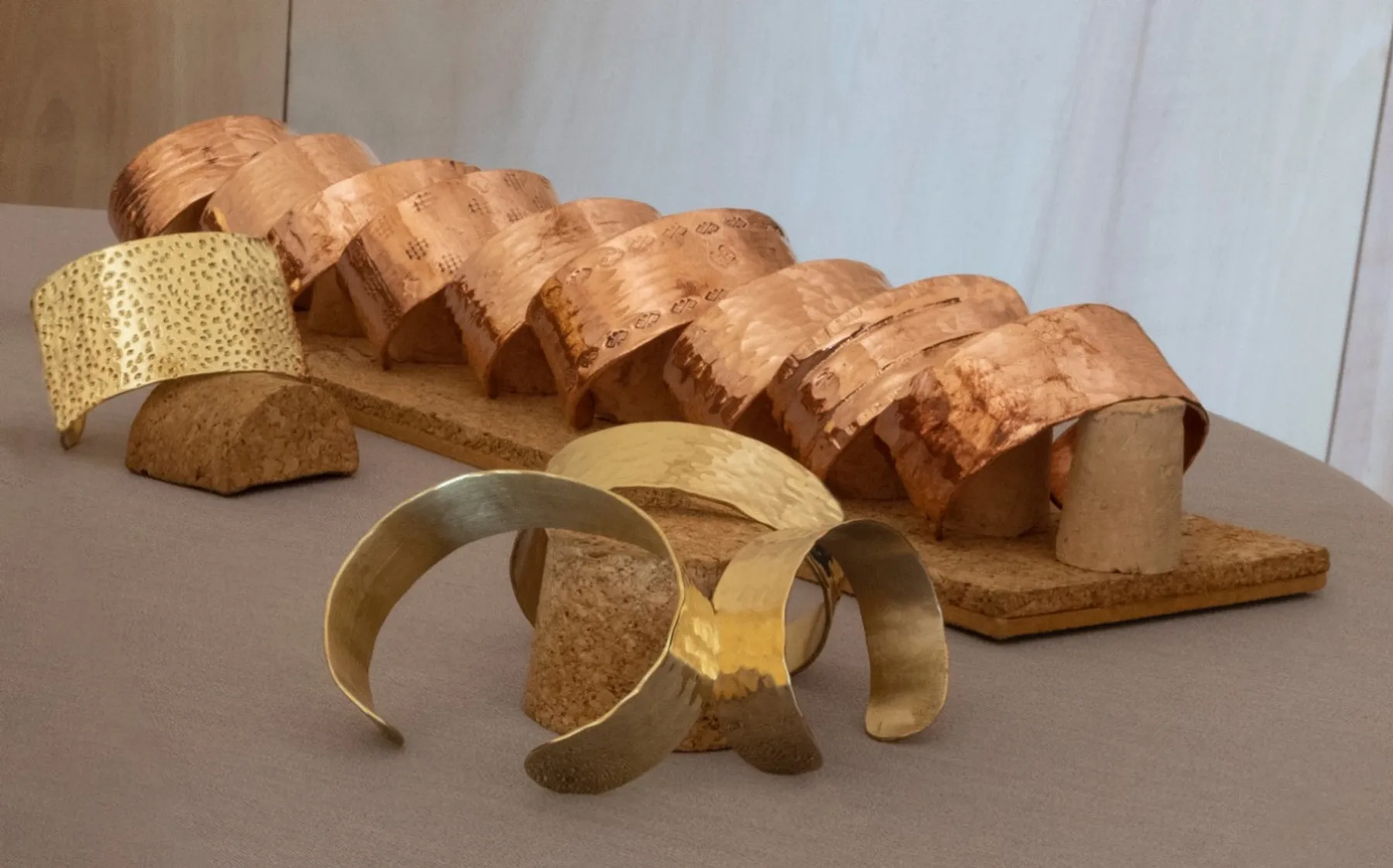 Initiez-vous à la dinanderie et réalisez un trio de bijoux en cuivre - Image n°5 - Wecandoo