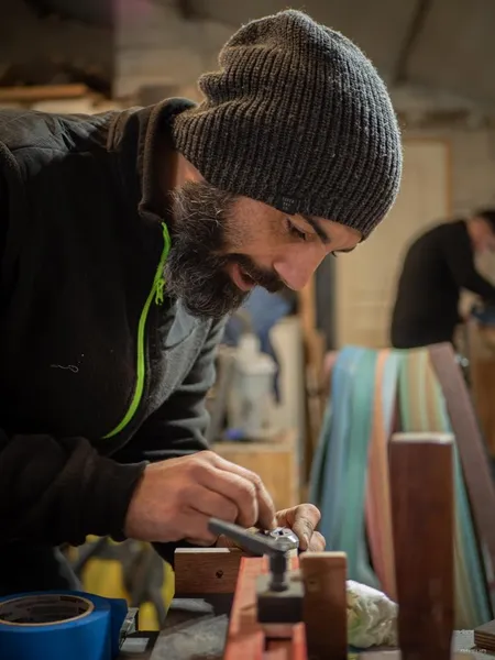 Laurent: Artisan Forgeron Coutelier in Var (83)