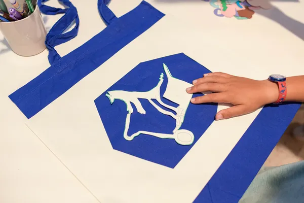 Initiez-vous à la sérigraphie en duo avec votre enfant - Image n°4 - Wecandoo