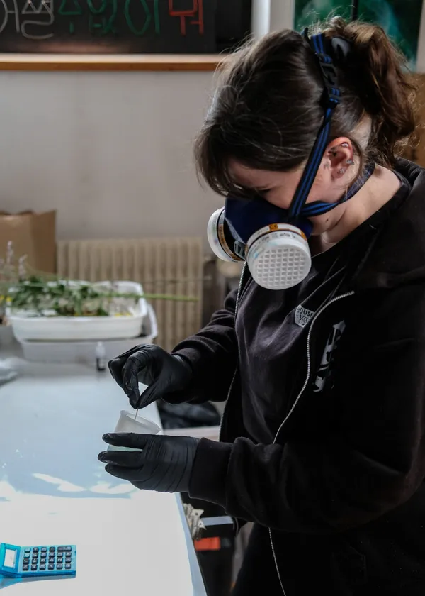 Initiez-vous au travail de la résine et réalisez votre planche apéro ou vos dessous de verre - Image n°4 - Wecandoo