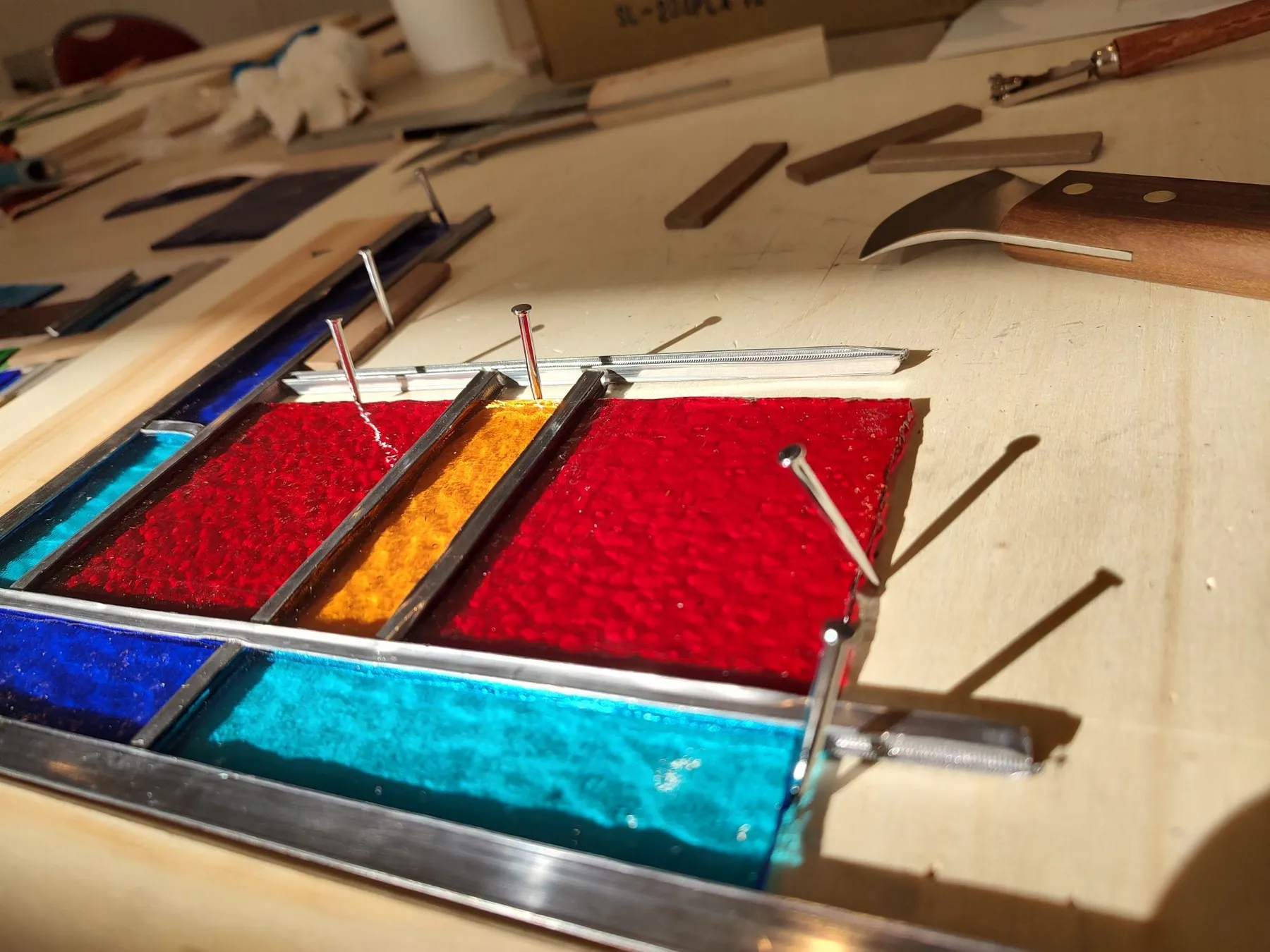 Initiez-vous à l'art du vitrail sur une journée - Image n°3 - Wecandoo