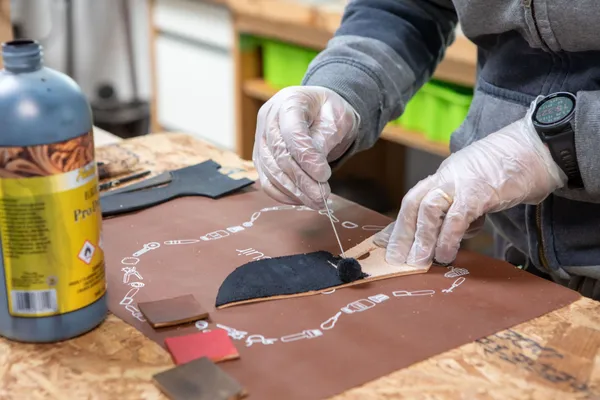 Fabriquez votre étui pour couteau en cuir - Image n°3 - Wecandoo