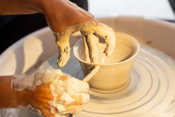 Initiez-vous au tour de céramiste en 2 sessions - Afbeelding nr. 1 - Wecandoo