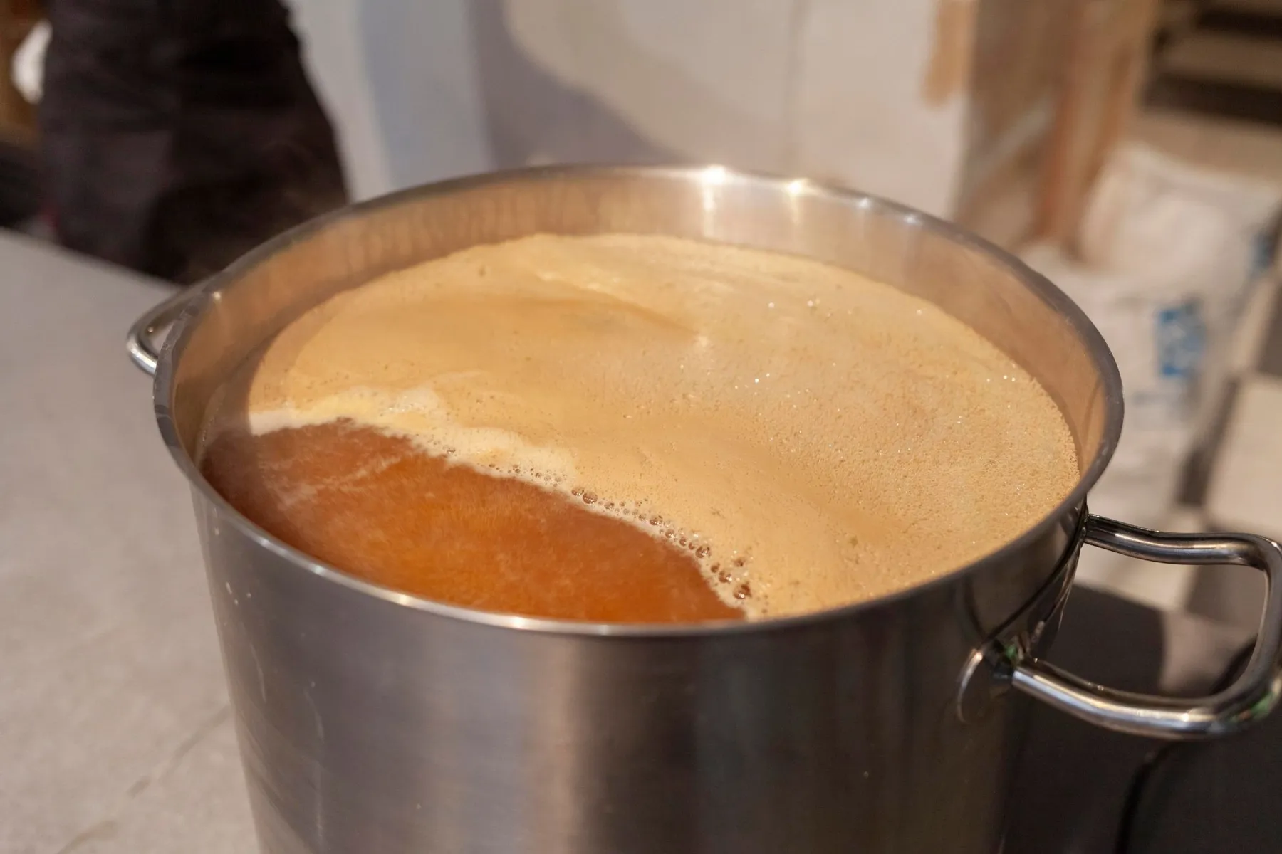 Embarquez votre équipe dans l'univers de la bière et dégustez 6 bières artisanales - Image n°2 - Wecandoo