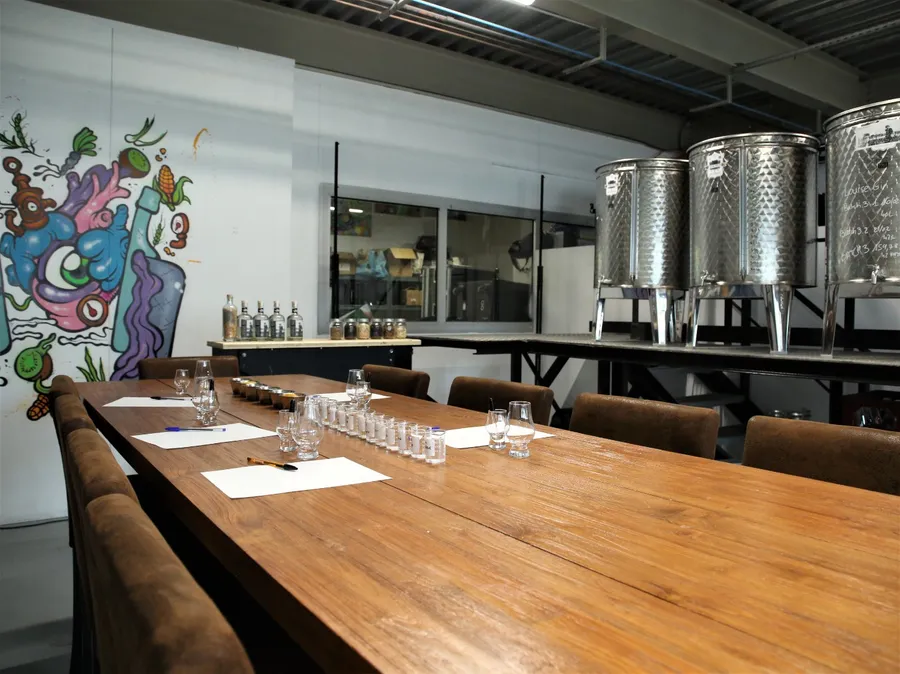 Visitez une microdistillerie de gin et initiez-vous au blending - Image n°1 - Wecandoo