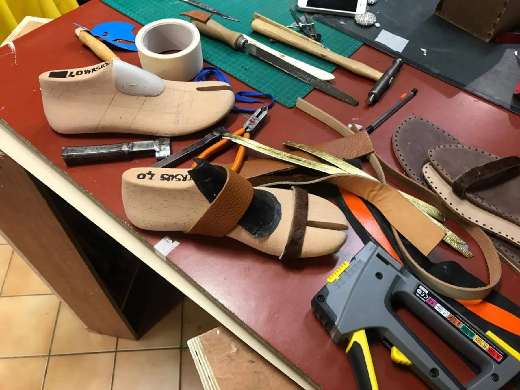 Créez vos sandales en cuir - Image n°2 - Wecandoo