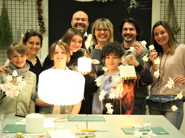 Wecandoo - Concevez votre lampe baladeuse en papier