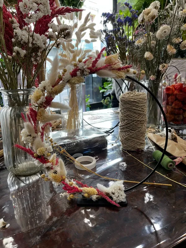 Réalisez votre couronne de fleurs séchées - Afbeelding nr. 3 - Wecandoo