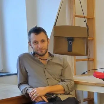 Francesco: Lederbewerkster in Brussel