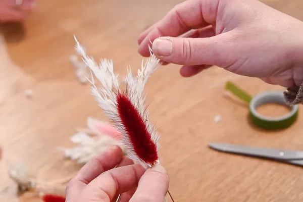 Créez votre cloche de fleurs séchées - Image n°3 - Wecandoo