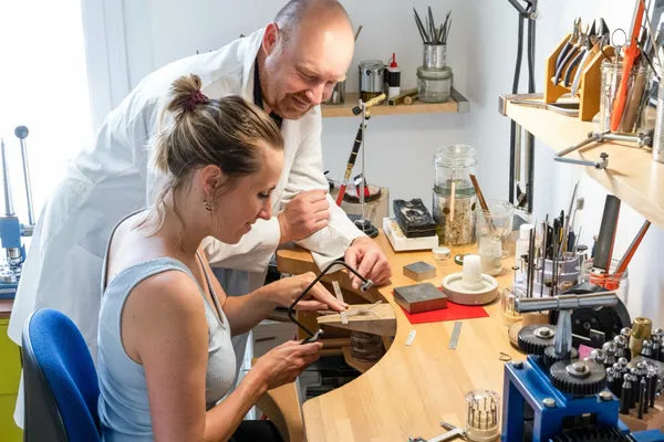 Fabriquez vos boucles d'oreilles en argent - Image n°1 - Wecandoo