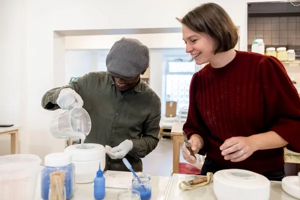Réalisez votre trio de tasses en porcelaine - Image n°3 - Wecandoo