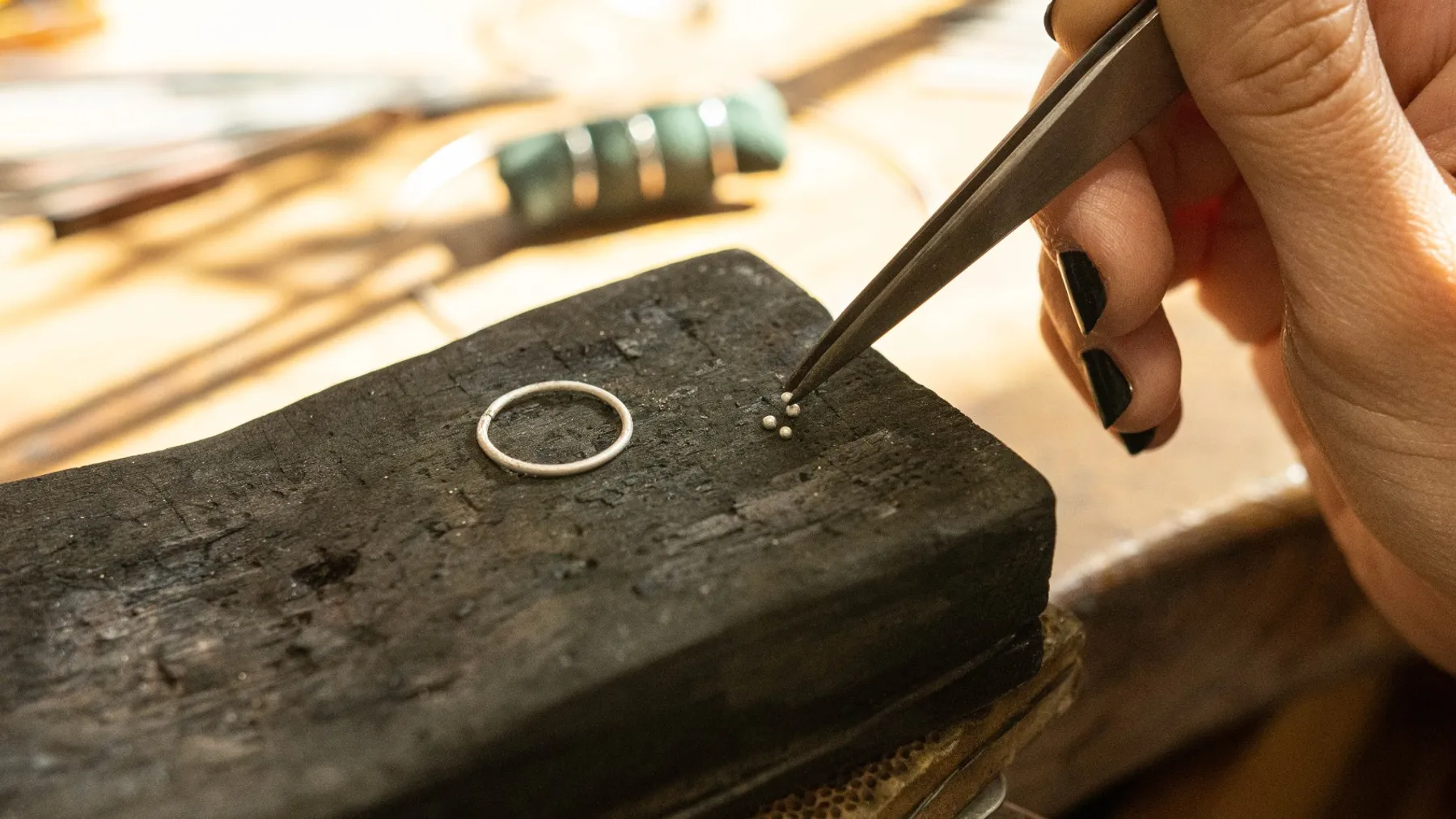 Réalisez votre duo d'ear cuff perlé en argent - Afbeelding nr. 4 - Wecandoo