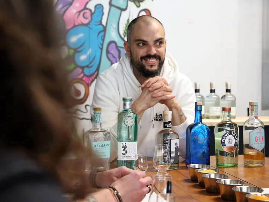 Initiez-vous à la mixologie au sein d'une distillerie lyonnaise (possibilité sans alcool) - Image n°1 - Wecandoo