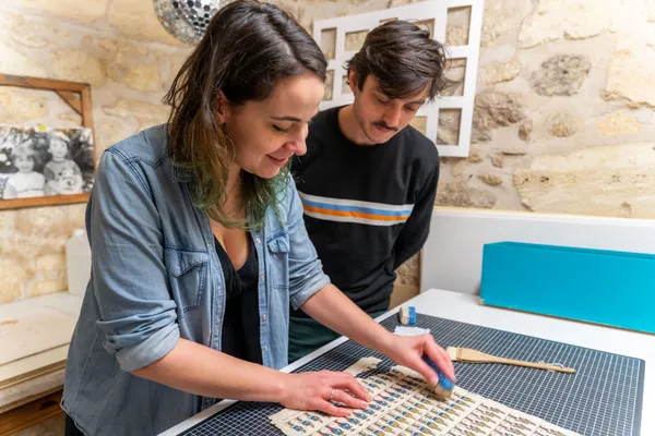 Apprenez à restaurer une oeuvre et à l'encadrer - Image n°1 - Wecandoo