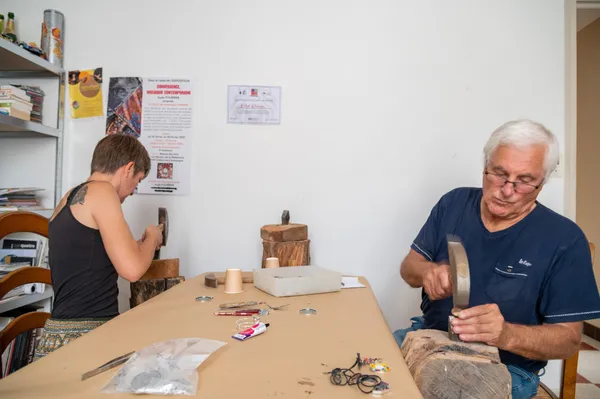 Réalisez votre table basse en mosaïque - Image n°3 - Wecandoo