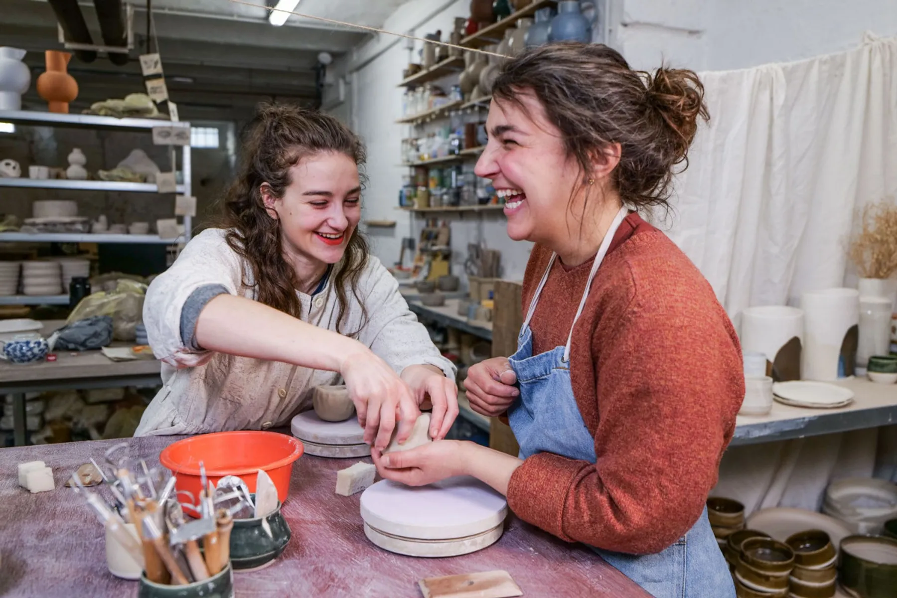 Initiez-vous au tour et au modelage sur une journée - Image n°2 - Wecandoo