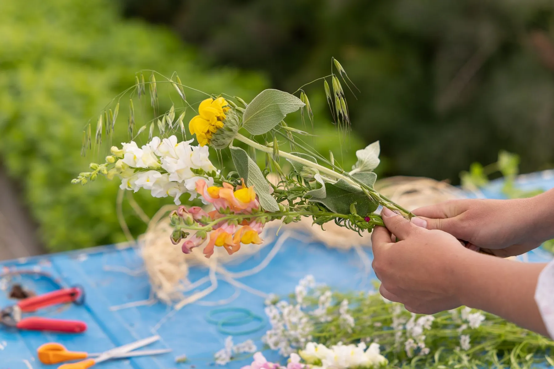 Créez votre bouquet de fleurs fraîches dans un cadre buccolique - Image n°3 - Wecandoo