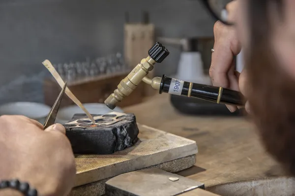 Créez votre bague sur mesure en argent - Image n°4 - Wecandoo