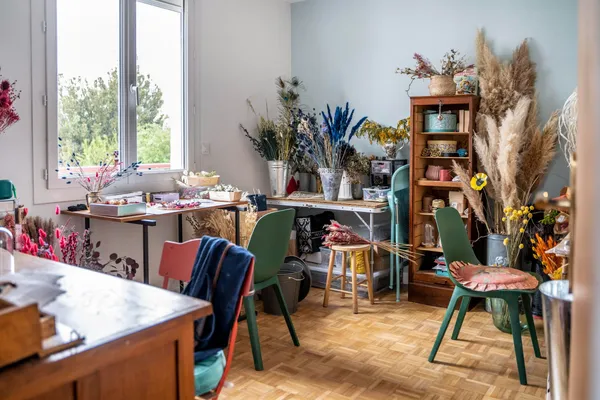 Créez votre cloche de fleurs séchées avec Lydia - Image n°1 - Wecandoo