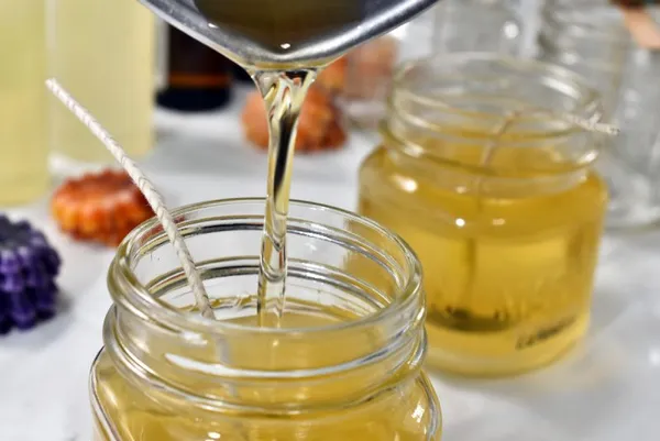 Réalisez votre bougie fleurie - Image n°4 - Wecandoo