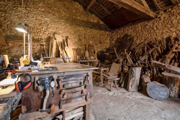 Concevez votre tabouret en châtaignier - Image n°1 - Wecandoo