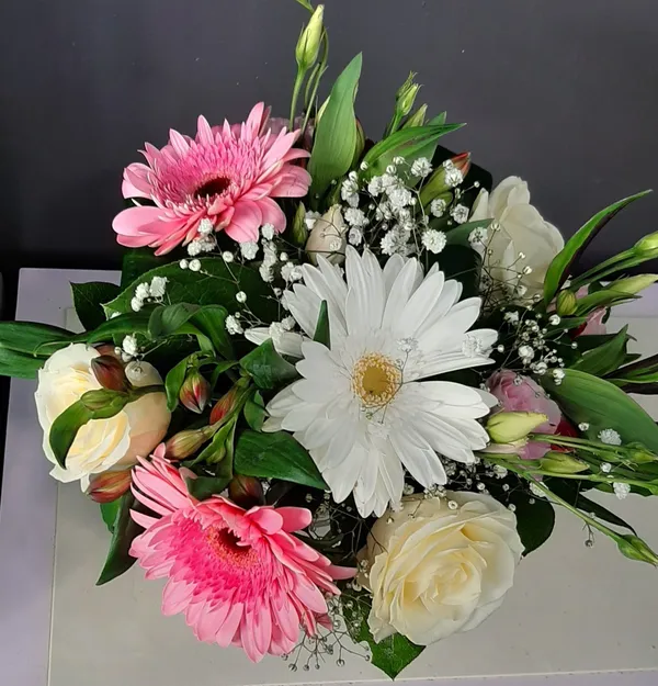 Composez votre bouquet de fleurs fraîches - Image n°2 - Wecandoo