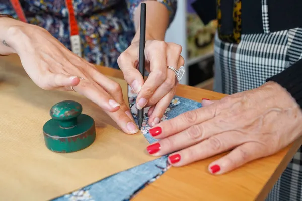 Confectionnez votre kimono personnalisé avec Elsa - Image n°3 - Wecandoo