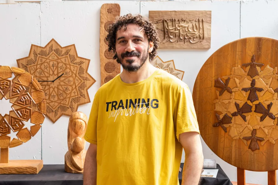 Chouki : Sculpteur sur Bois à Roubaix