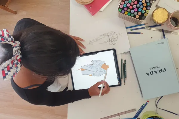 Plongez dans la vie d'une styliste-modéliste sur 3 jours - Image n°4 - Wecandoo