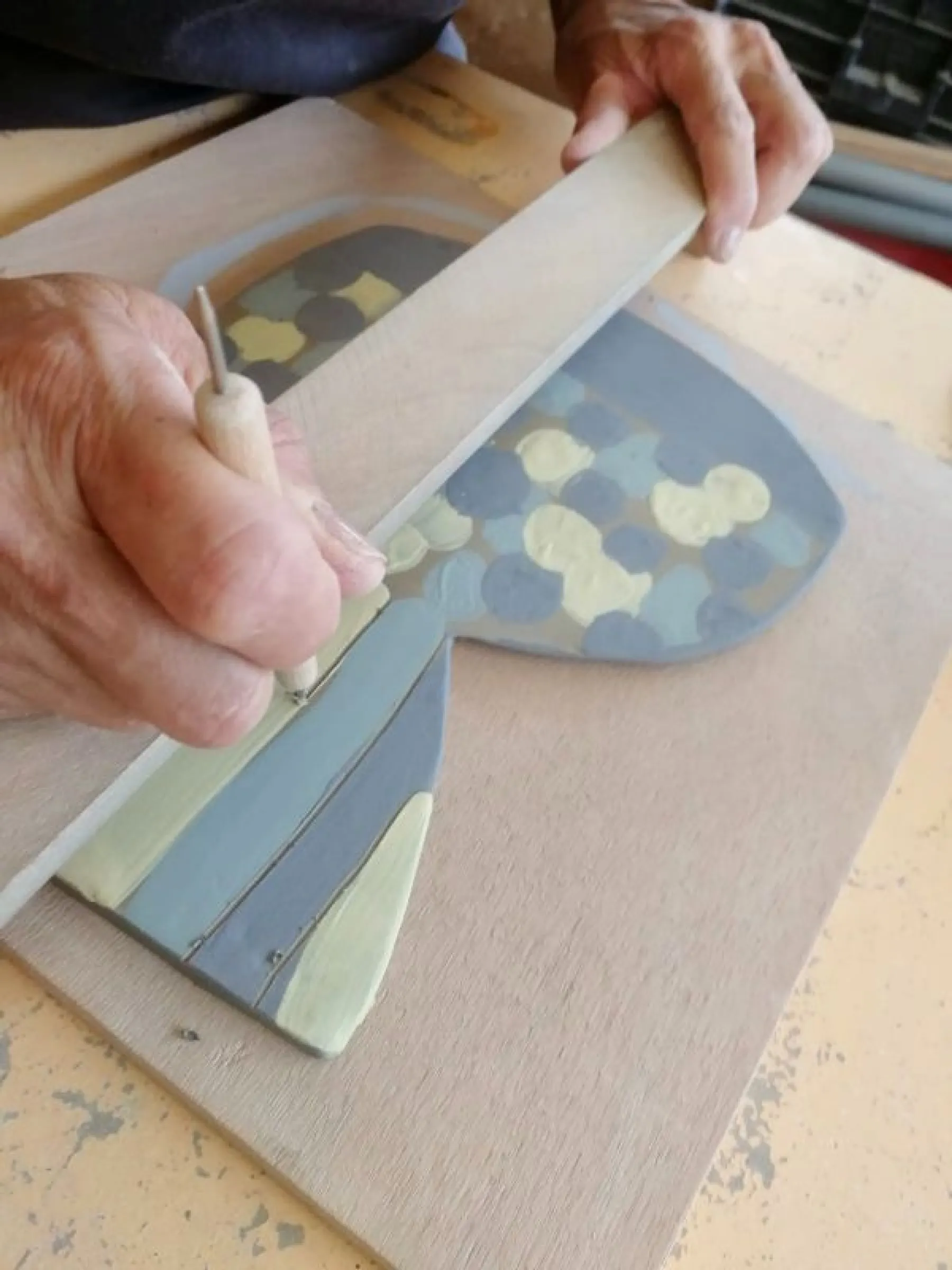 Découvrez le décor et la gravure sur céramique - Image n°2 - Wecandoo