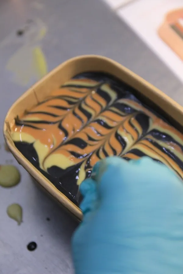 Réalisez votre savon marbré - Image n°4 - Wecandoo