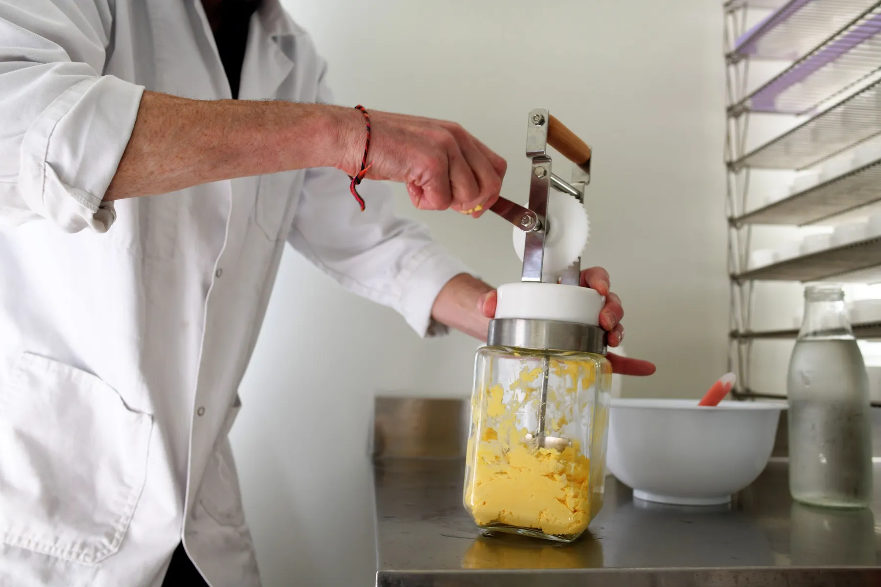 Fabriquez votre beurre et votre fromage de chèvre frais - Image n°4 - Wecandoo