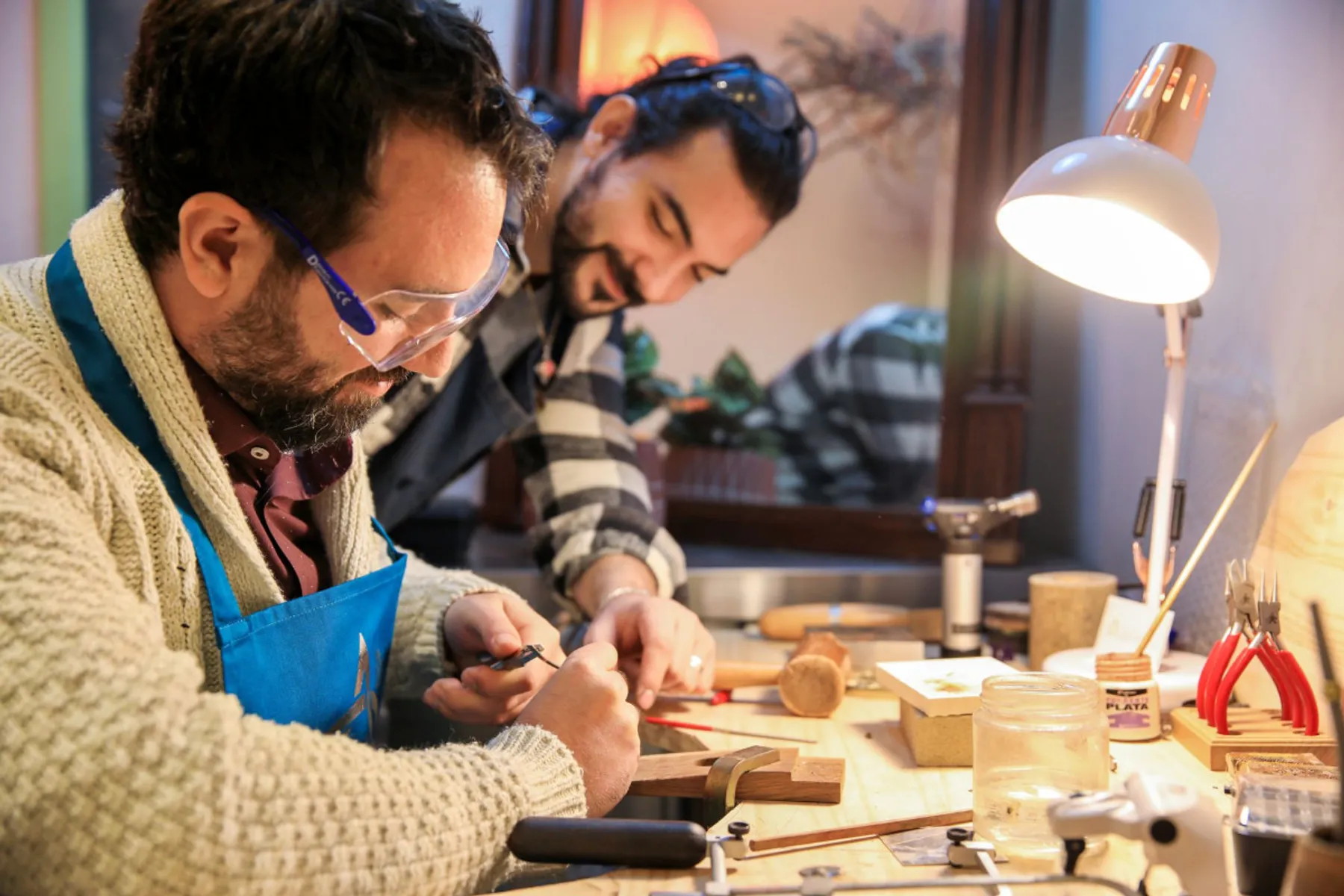 Créez deux anneaux martelés en argent - Image n°3 - Wecandoo
