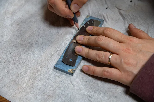 Réalisez votre couteau pliant - Image n°4 - Wecandoo