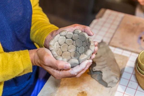 Initiez-vous au modelage et au raku - Image n°3 - Wecandoo