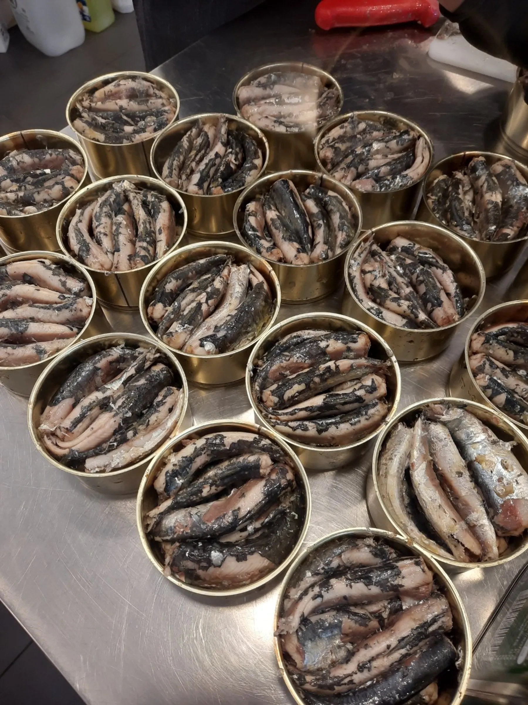 Faites vos conserves de poisson de saison - Image n°2 - Wecandoo