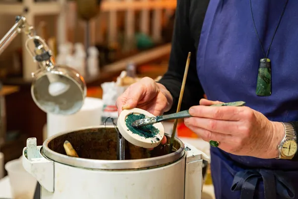 Façonnez votre dessous-de-verre en laiton - Image n°3 - Wecandoo