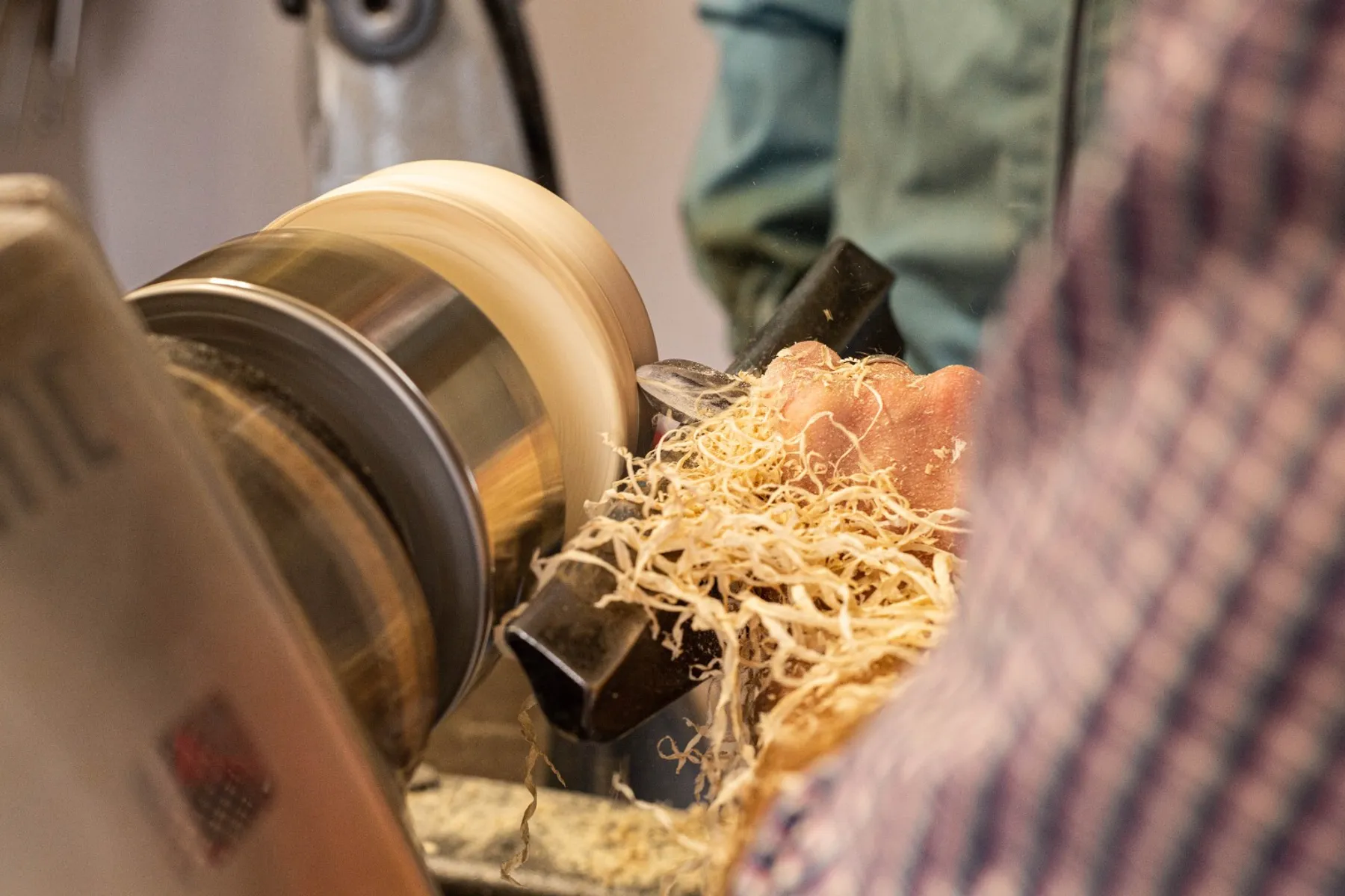 Initiez-vous au tour à bois sur une journée en réalisant 2 bols - Image n°3 - Wecandoo