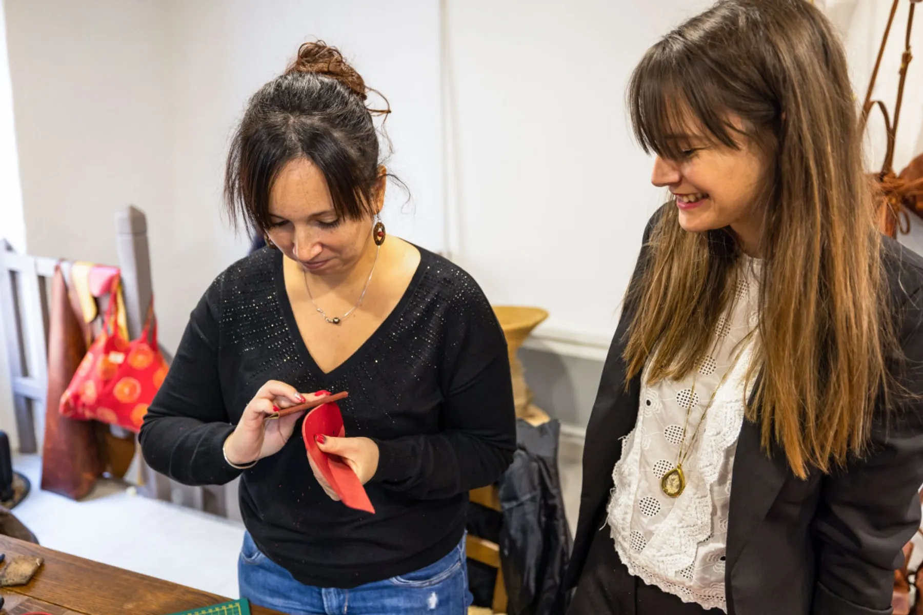 Réalisez votre banane en cuir - Image n°3 - Wecandoo