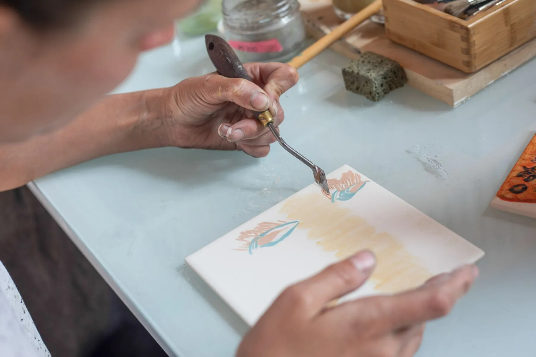 Initiez-vous au tour et à la décoration d'azulejos sur une journée - Image n°2 - Wecandoo