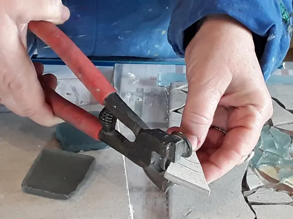 Créez votre miroir en mosaïque de 20x20 cm - Image n°2 - Wecandoo