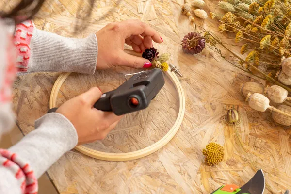 Réalisez votre tambour en fleurs séchées - Image n°3 - Wecandoo