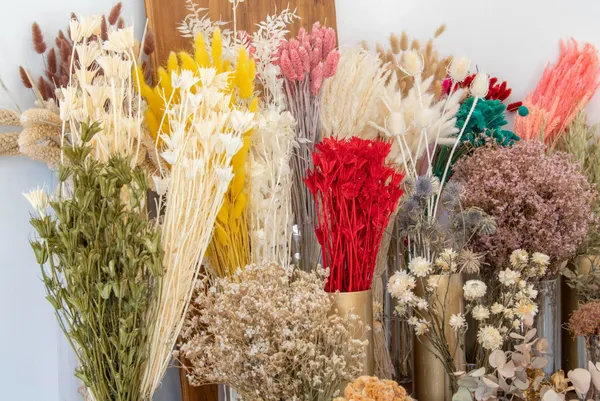 Composez votre cloche de fleurs séchées - Image n°3 - Wecandoo