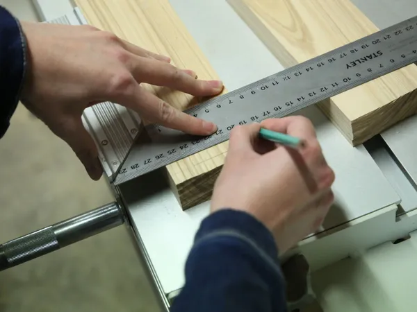 Réalisez votre table basse en frêne massif - 2J - Image n°2 - Wecandoo