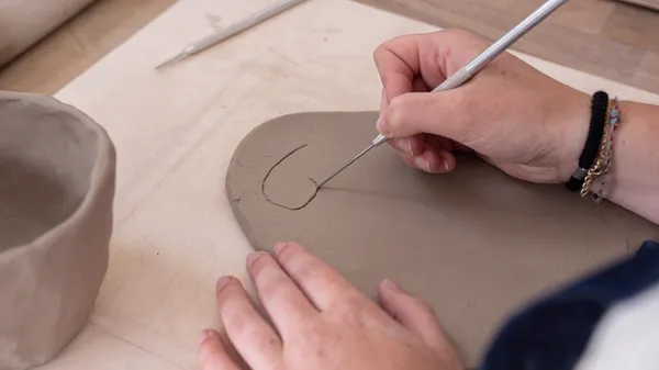 Découvrez le modelage en famille sur deux sessions - Image n°4 - Wecandoo