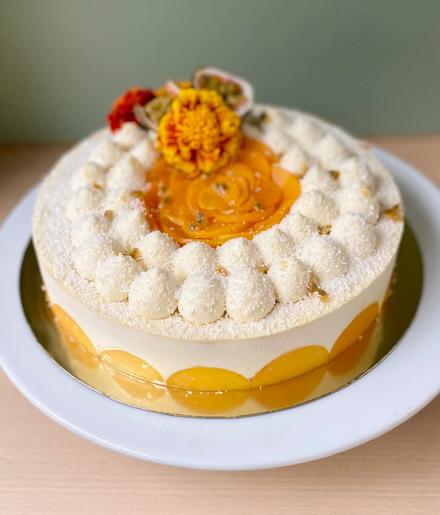Réalisez votre entremets de saison : le fraisier, le framboisier ou le mangue-coco-passion (selon la saison) - Image n°2 - Wecandoo