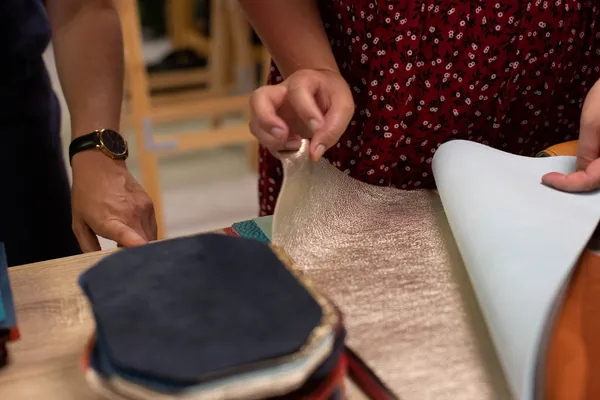 Réalisez votre accessoire en cuir en duo avec votre enfant - Image n°2 - Wecandoo