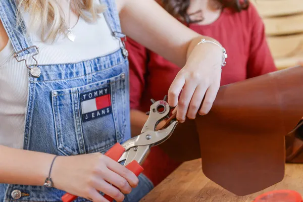 Réalisez votre porte-monnaie en cuir - Image n°3 - Wecandoo