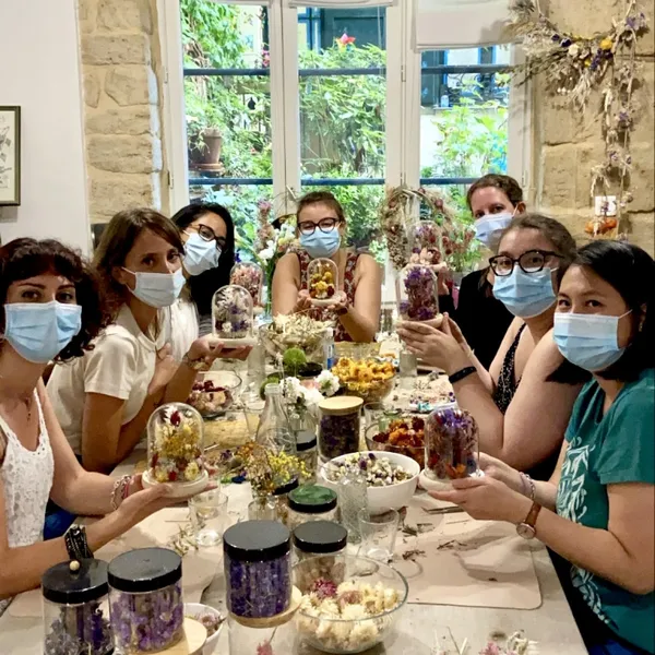 Créez votre cloche de fleurs séchées - Image n°5 - Wecandoo